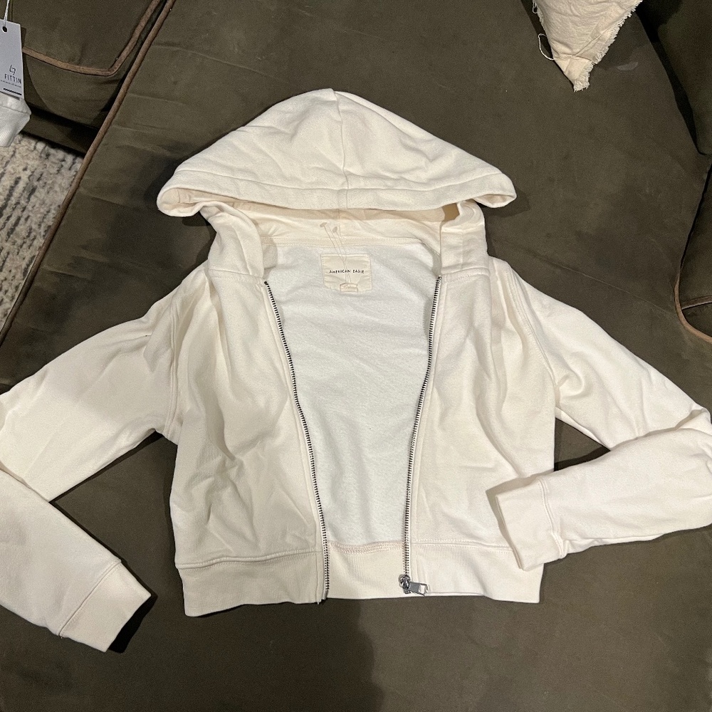AMERICAN EAGLE CROPPED ZIP UP HOODIE